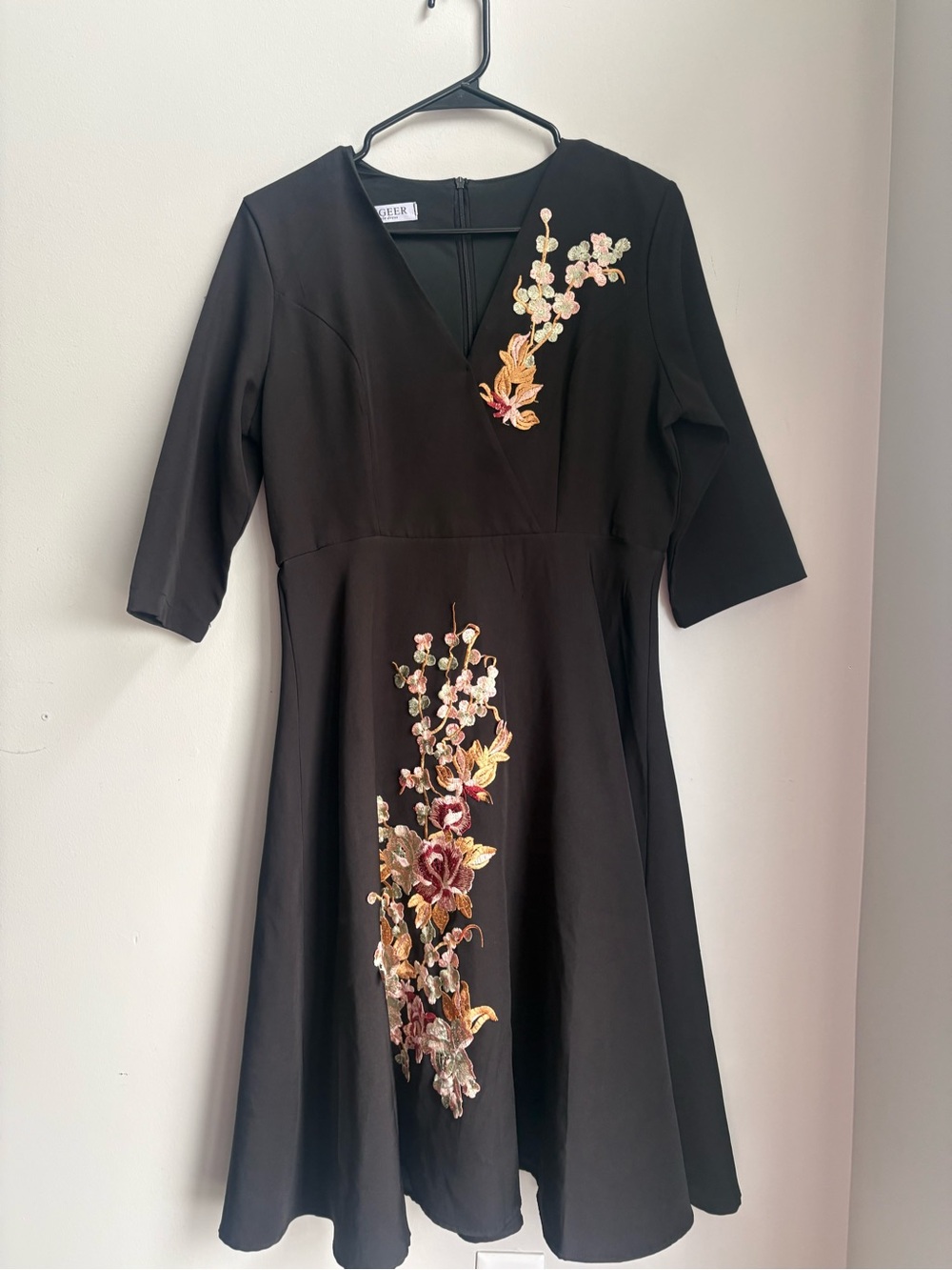 MIGEER Style Dress Black Floral Embroidery Midi